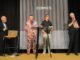 Karoline Stjernfelt modtager Claus Deleuran Prisen på Bogforum